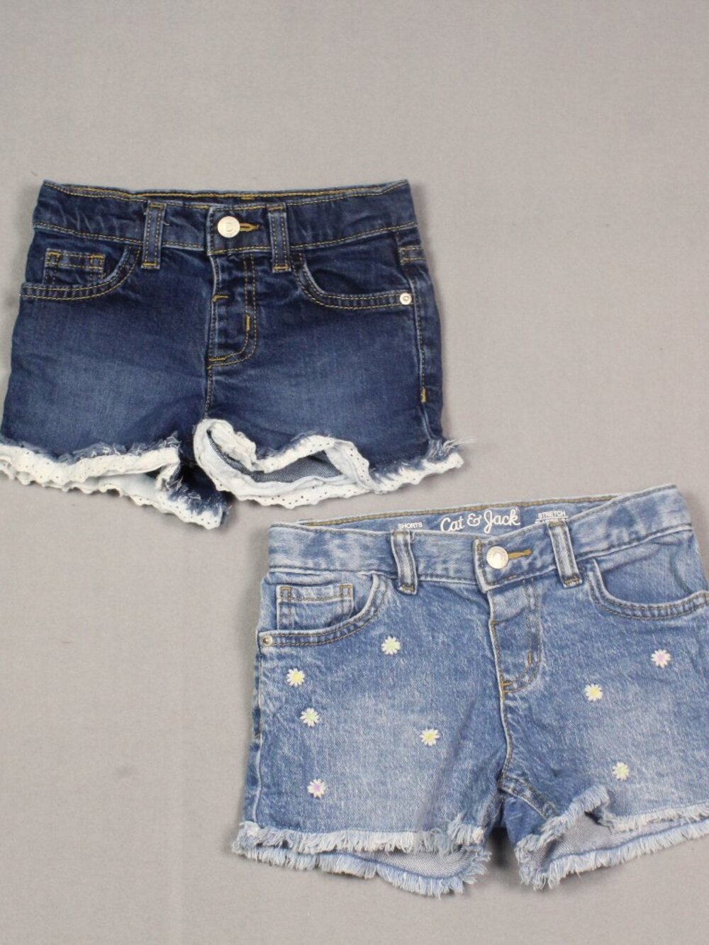 Cat & Jack 5T Girls 2pc Jean Shorts Bundle Daisy Embroidered Lace Trim